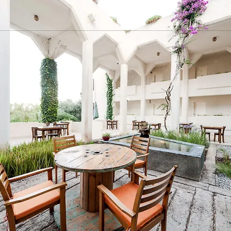 Отель Arinnanda