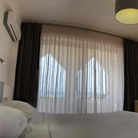 Arinnanda Hotel