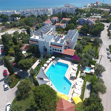 切什梅阿里南达酒店 酒店 Çeşme