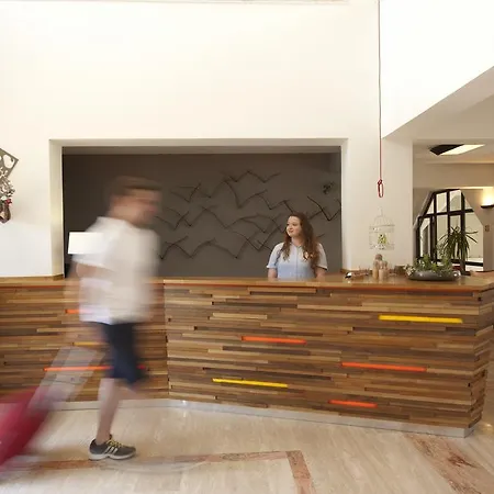 Hotel Arinnanda 3*